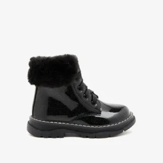 Bota verniz com atacadores-conguitos